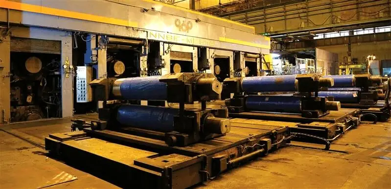 همکاری، همدلی و نقش‌آفرینی شرکت‌های پیمانکار در اجرای موفقیت‌آمیز نوسازی خط تاندم پنج‌قفسه‌ای
