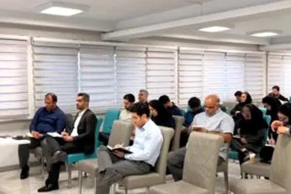 برگزاری دوره‌ی آموزشی«تغییرات کتاب ارزش نسبی خدمات و مراقبت‌های سلامت»در شعبه تخصصی بیمه‌های درمان بیمه دی
