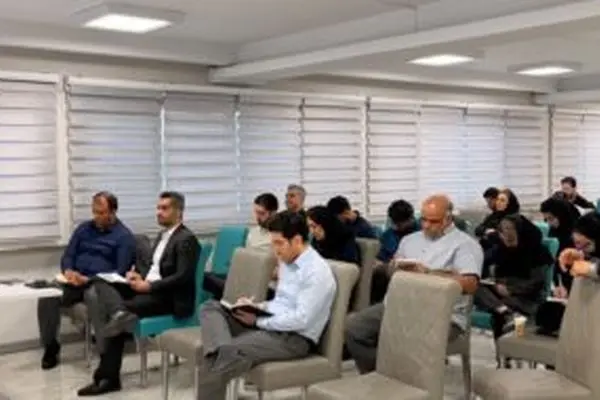 برگزاری دوره‌ی آموزشی«تغییرات کتاب ارزش نسبی خدمات و مراقبت‌های سلامت»در شعبه تخصصی بیمه‌های درمان بیمه دی
