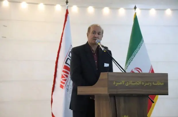 تکریم مجاهدان سنگر اقتصاد کشور در منطقه ویژه اقتصادی لامرد
