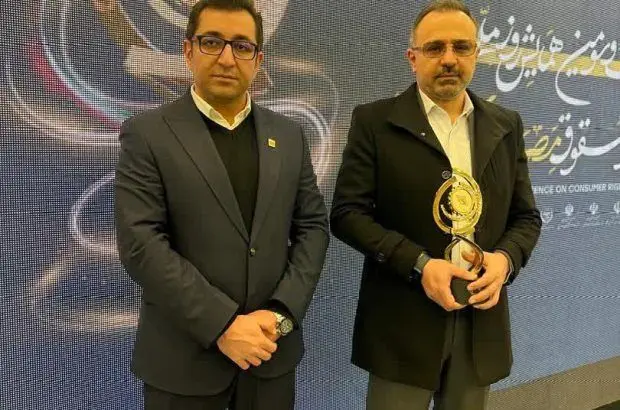 با حضور وزیر صمت، تندیس زرین رعایت حقوق مصرف‌کنندگان به فولاد خوزستان رسید
