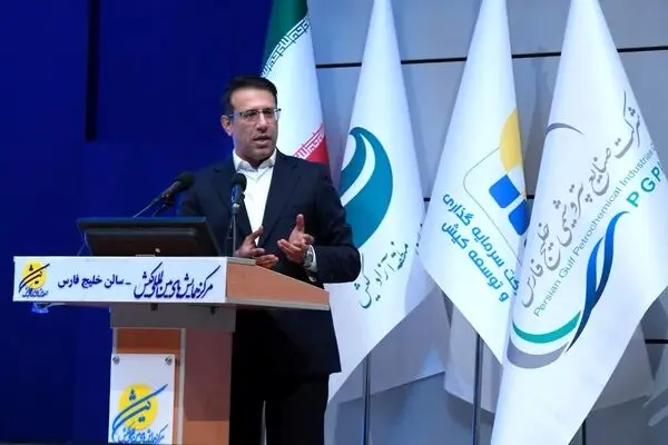 امیدوارم تفاهم و تعریف مشترکی در مورد پتروپالایشگاه‌ها ایجاد شود/ باید استراتژی‌های تولید صنعت پتروشیمی با استفاده از ظرفیت فناورانه تغییر کند

