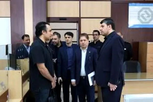 بازدید مدیرعامل از نحوه فعالیت شعبه کشیک مرکزی بانک توسعه صادرات ایران
