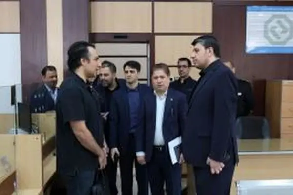 بازدید مدیرعامل از نحوه فعالیت شعبه کشیک مرکزی بانک توسعه صادرات ایران
