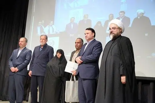 مراسم گرامیداشت هفته دفاع مقدس و یادواره ۴۳ شهید بانک سپه برگزار شد
