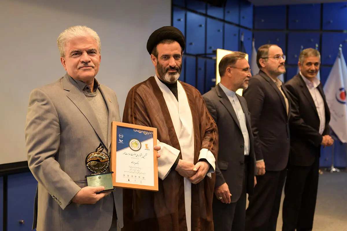 مراسم تقدیر از برترین های فروش منطقه ۵ بیمه پاسارگاد برگزار شد
