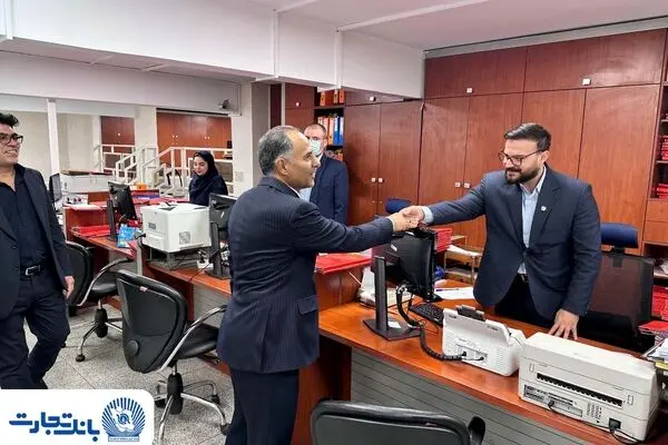 شعبه ارزی- ریالی چهار راه پارک میزبان مدیرعامل
