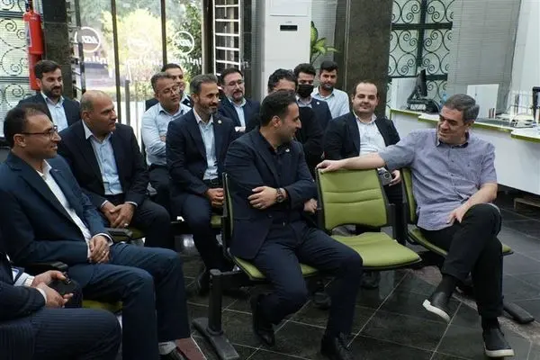 بازدید رئیس کل بیمه مرکزی از شعبه ممتاز بوشهر
