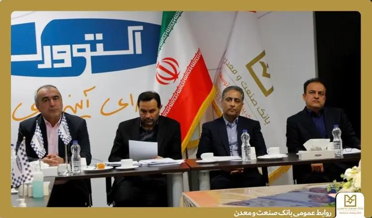 تأمین سرمایه در گردش و احیای واحدهای صنعتی آسیب‌دیده در جنگ رمضان، اولویت بانک صنعت و معدن است
