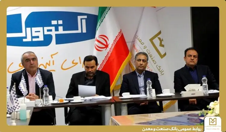 تأمین سرمایه در گردش و احیای واحدهای صنعتی آسیب‌دیده در جنگ رمضان، اولویت بانک صنعت و معدن است
