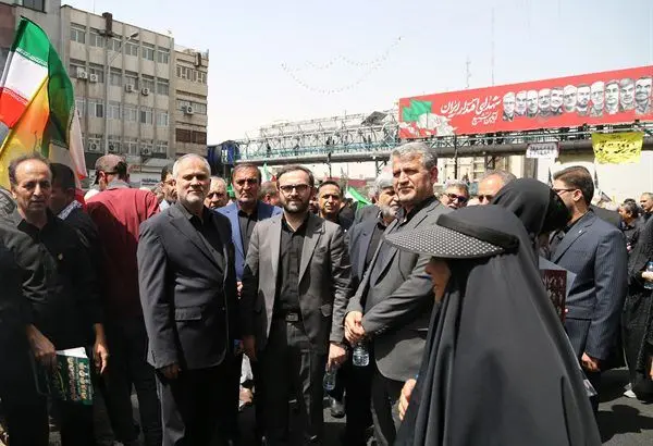 حضور مدیرعامل بانک کشاورزی در آیین تشییع شهدای اقتدار ملی/ ادای احترام به سرداران، دانشمندان و شهدای مقاومت
