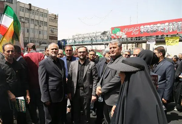حضور مدیرعامل بانک کشاورزی در آیین تشییع شهدای اقتدار ملی/ ادای احترام به سرداران، دانشمندان و شهدای مقاومت
