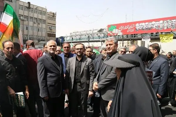 حضور مدیرعامل بانک کشاورزی در آیین تشییع شهدای اقتدار ملی/ ادای احترام به سرداران، دانشمندان و شهدای مقاومت
