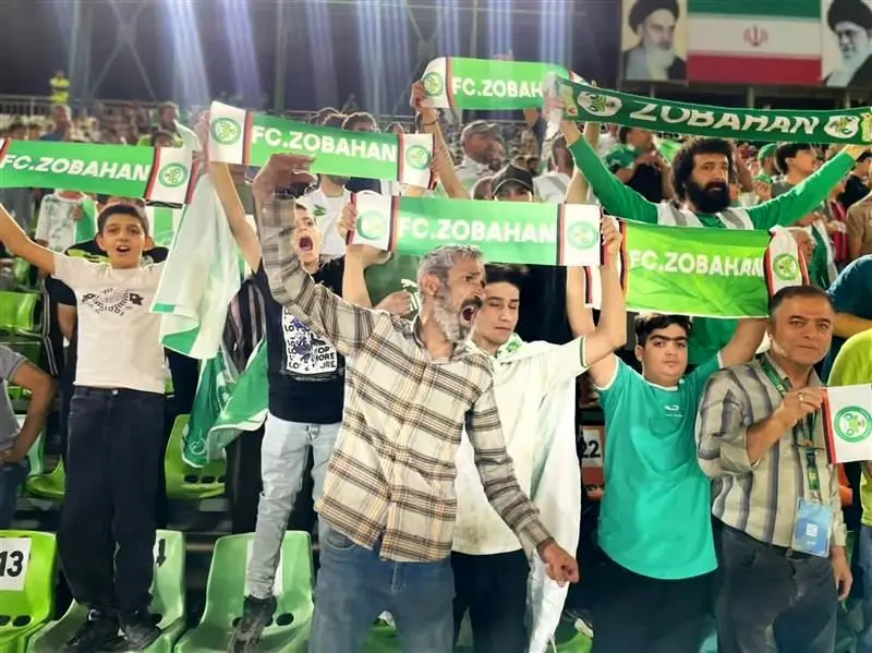 با وجود شکست اما حدادی فر و شاگردانش برای ارائه بازی خوب به شدت تشویق شدند
