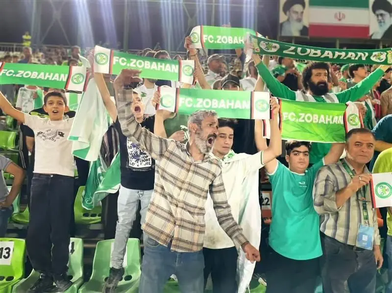 با وجود شکست اما حدادی فر و شاگردانش برای ارائه بازی خوب به شدت تشویق شدند
