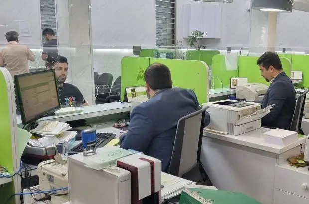 هر روز بیش از ۱۰ هزار نفر از این بانک وام می‌گیرند
