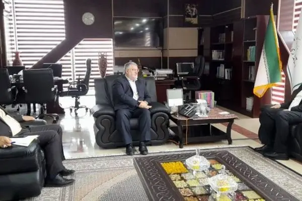 دیدار رئیس شورای هماهنگی بانک‌های دولتی و نیمه دولتی با استاندار تهران
