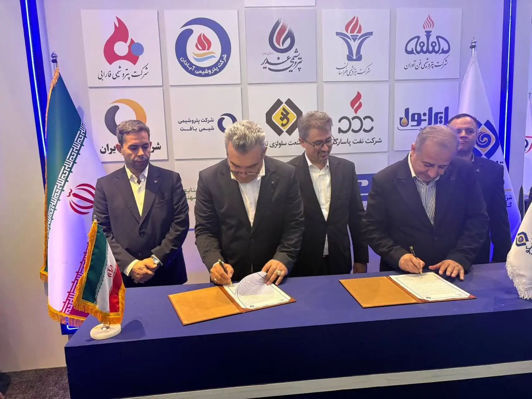 امضای تفاهم‌نامه همکاری میان بانک سینا و تاپیکو در کیش
