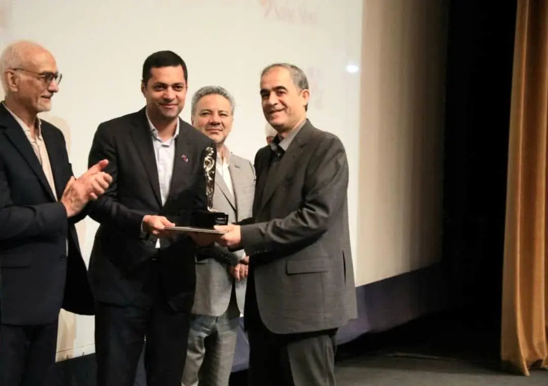 دکتر مهدی نصر آزادانی، مرد سال فولاد ایران شد 
