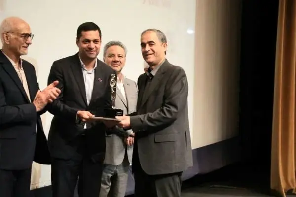 دکتر مهدی نصر آزادانی، مرد سال فولاد ایران شد