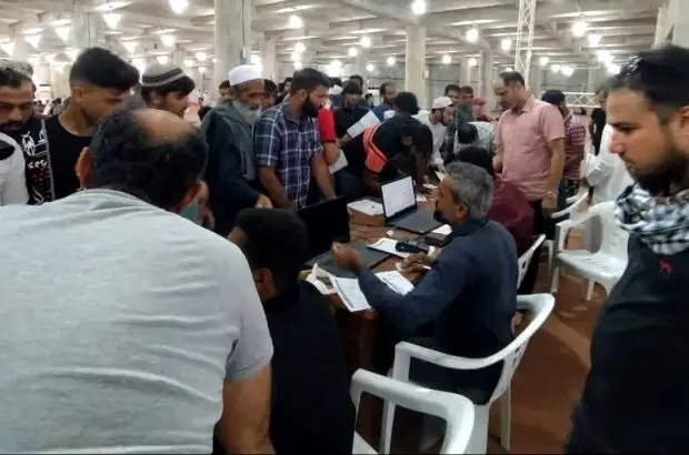دومین مرحله از ثبت نام گاز مایع خانوارهای قشم در مصلی اهل سنت برگزار شد

