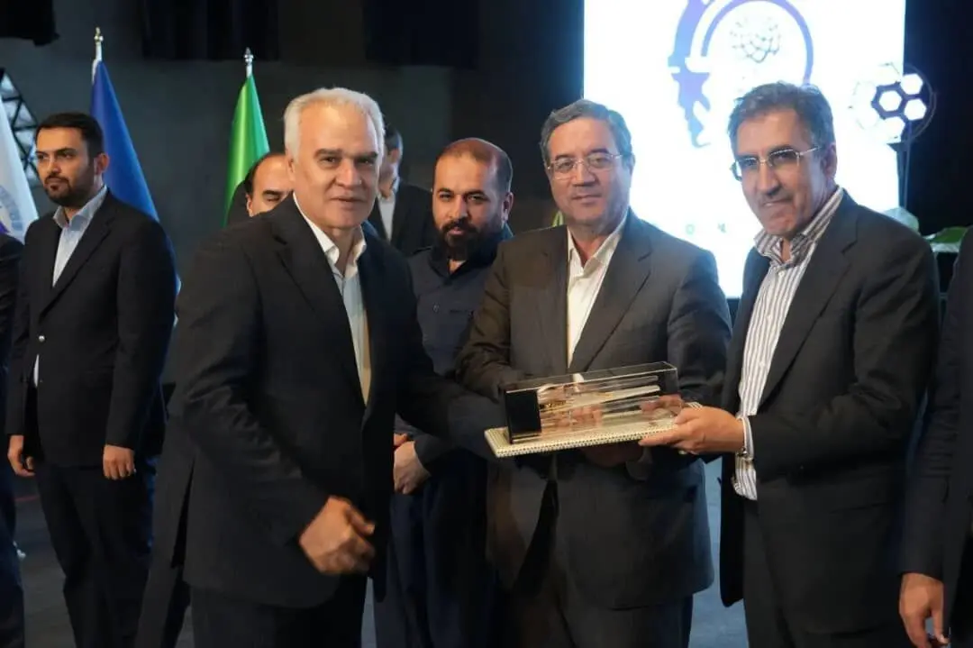 طلای زرشوران واحد نمونه صنعتی کشور در سال ۱۴۰۴ شد
