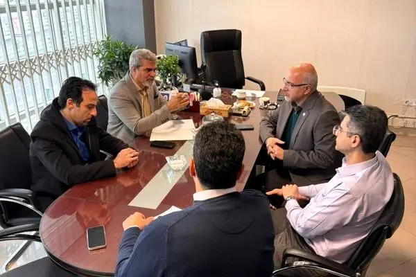 نشست مشترک بانک صنعت و معدن و پارک علم و فناوری دانشگاه سمنان برای معرفی محصولات نوین تأمین مالی برگزار شد
