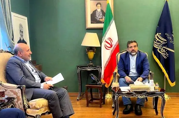 بررسی ایجاد پردیس صنایع فرهنگی و خلاق ماکو در نشست با وزیر ارشاد
