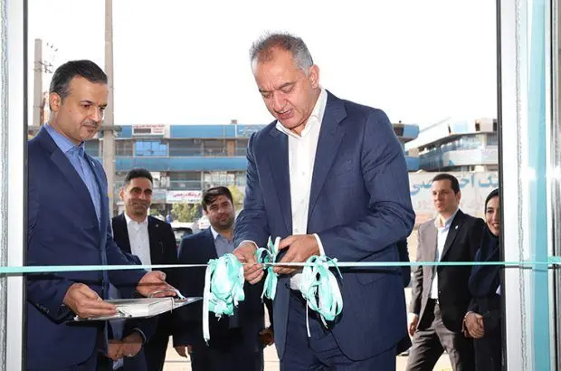 افتتاح جدیدترین شعبه بانک کارآفرین در قلب بازارآهن تهران
