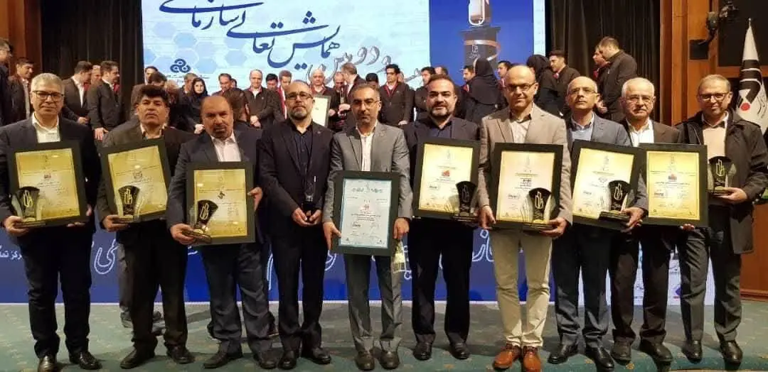 برای نخستین بار ۱۰ شرکت از گروه فولاد خوزستان جایزه تعالی سازمانی دریافت نمودند

