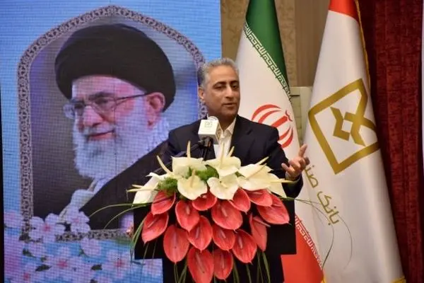 مدیرعامل بانک صنعت و معدن: این بانک تحقق شعار سال و سرمایه گذاری برای تولید را اولویت و مهمترین وظیفه خود می داند
