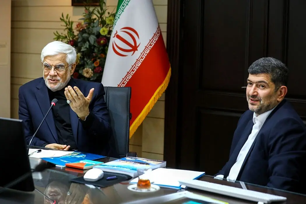 تقدیر محمدرضا عارف از مدیرعامل کشتیرانی جمهوری اسلامی ایران در پی تحریم‌های جدید
