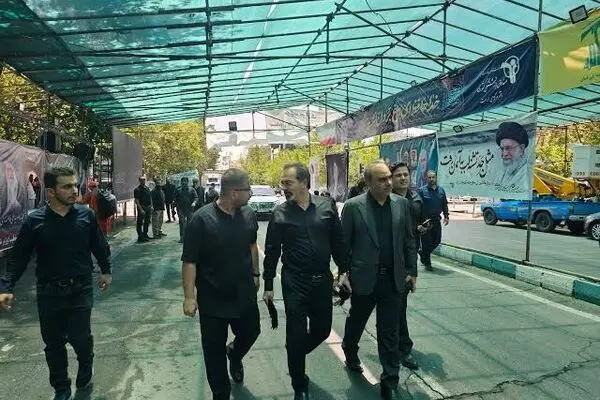 شرکت فولاد اکسین خوزستان در کنار وزارت تعاون، کار و رفاه اجتماعی برای خدمت‌ رسانی در مراسم وداع با پیکر مطهر رهبر شهید

