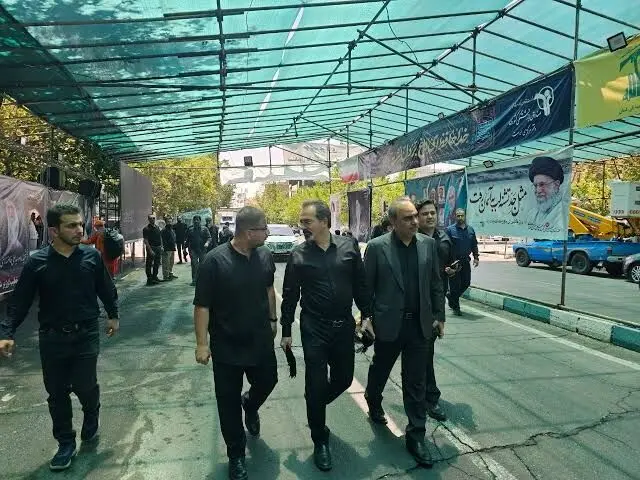شرکت فولاد اکسین خوزستان در کنار وزارت تعاون، کار و رفاه اجتماعی برای خدمت‌ رسانی در مراسم وداع با پیکر مطهر رهبر شهید
