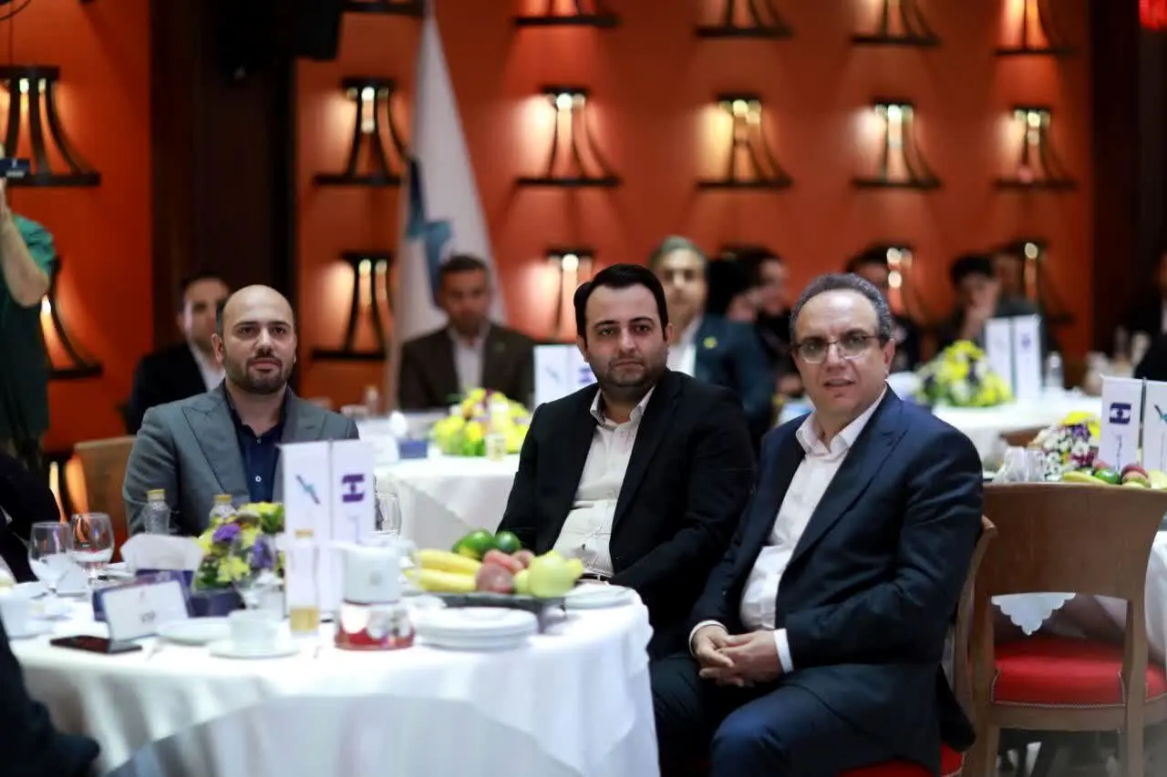 افزایش 24 درصدی سهم بازار تراکنش‌های بانک صادرات/ بانک صادرات به دنبال پیاده سازی تفکر مدرن بانکداری است 

