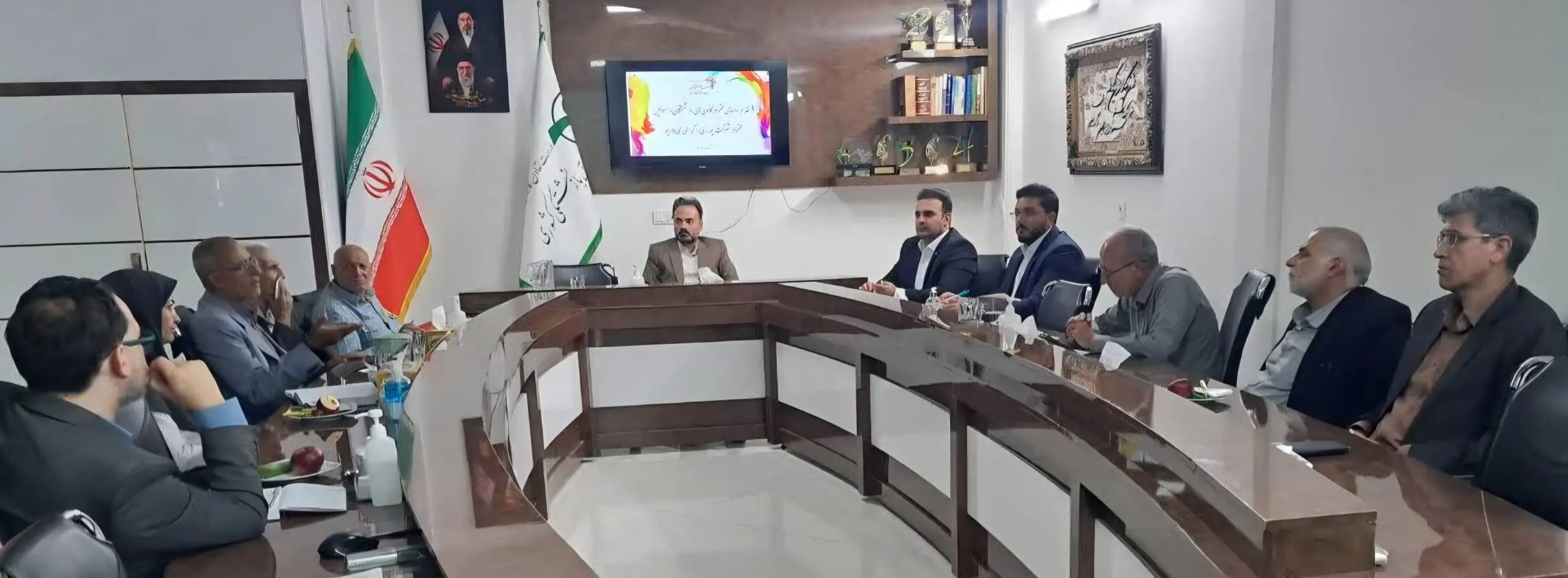 نشست مشترک بیمه دی و رؤسای کانون‌های بازنشستگان کشوری خراسان جنوبی