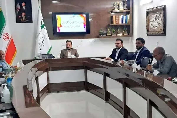 نشست مشترک بیمه دی و رؤسای کانون‌های بازنشستگان کشوری خراسان جنوبی
