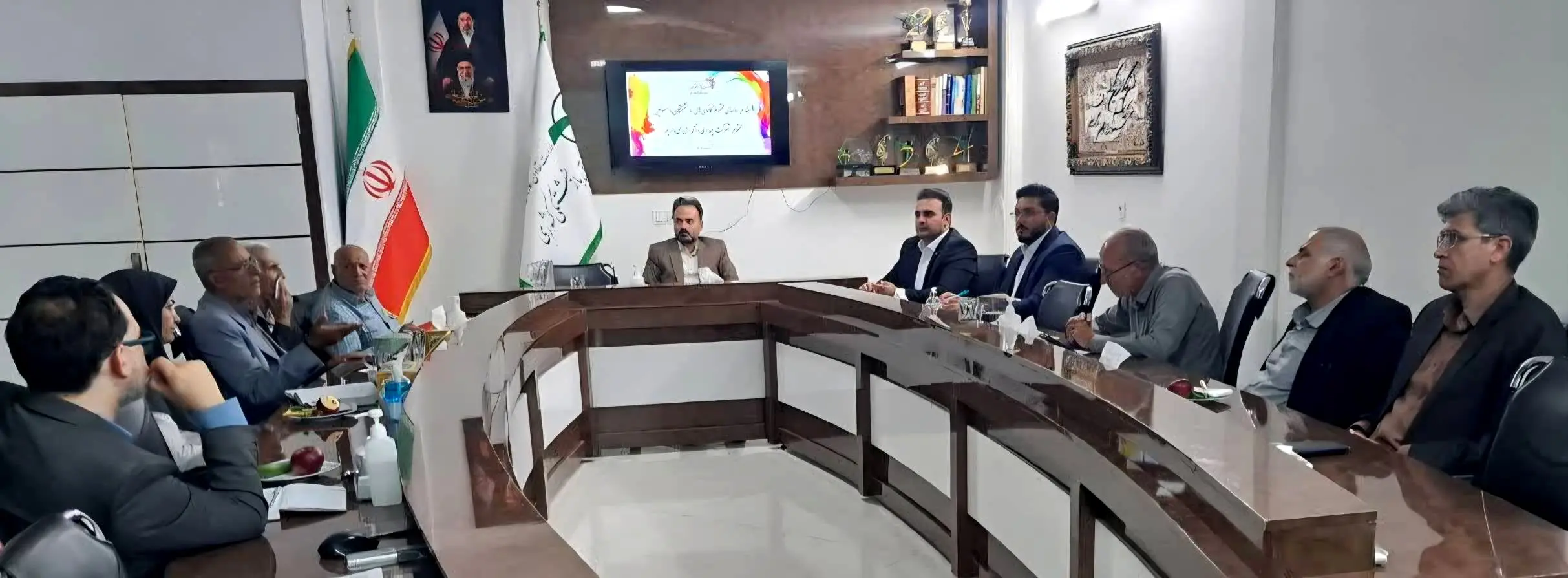 نشست مشترک بیمه دی و رؤسای کانون‌های بازنشستگان کشوری خراسان جنوبی
