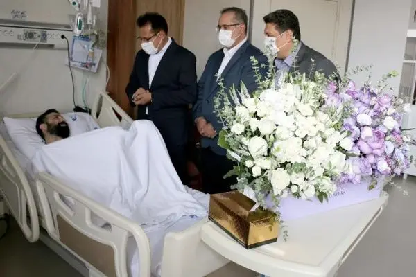 همراهی بیمه دانا با حمید هیراد در روزهای درمان
