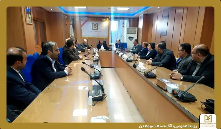 تأکید بر توسعه خدمات اعتباری و جذب مشتریان در بازدید مدیران ارشد بانک صنعت و معدن از مدیریت استانی آذربایجان‌شرقی
