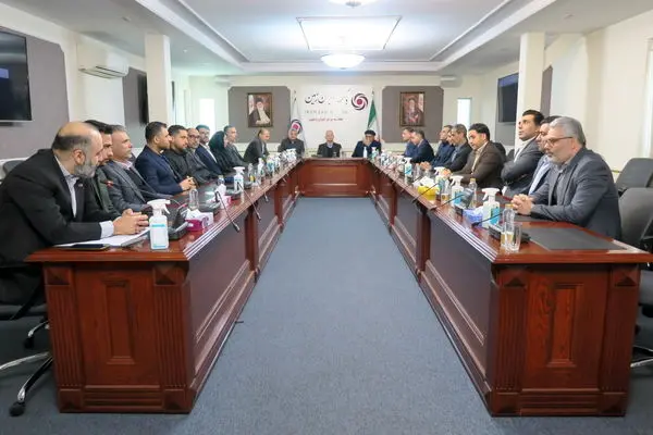 برگزاری نشست های صمیمی هیأت سرپرستی بانک ایران زمین با کارکنان واحدهای ستادی

