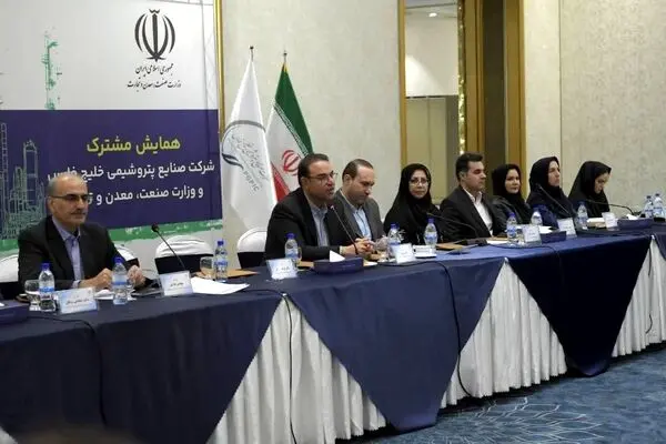 نقش بی‌بدیل شرکت صنایع پتروشیمی خلیج‌فارس در ارزآوری/ یک لاین ویژه برای تامین ارز شرکت‌های پتروشیمی ایجاد شد
