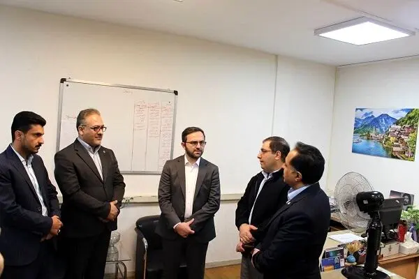 بازدید میدانی مدیرعامل بانک کشاورزی از مدیریت منطقه ۲ تهران/حمایت ویژه از بخش های تولیدی در شرایط کنونی
