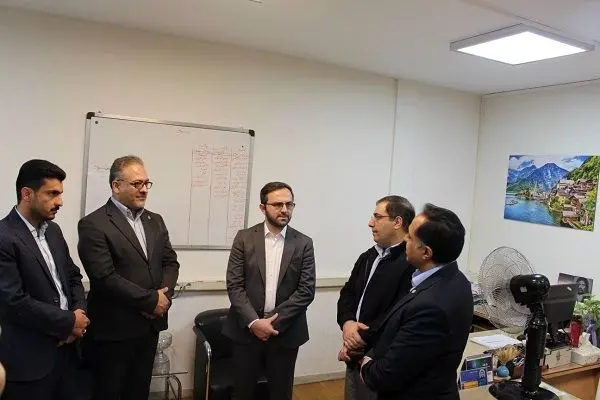بازدید میدانی مدیرعامل بانک کشاورزی از مدیریت منطقه ۲ تهران/حمایت ویژه از بخش های تولیدی در شرایط کنونی