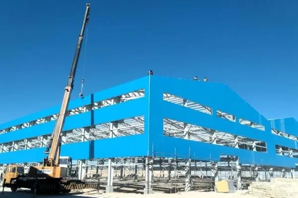 پیشرفت ۲۰ درصدی احداث سالن ذوب و ۵۰ درصدی مهندسی کارخانه فولادسازی قروه
