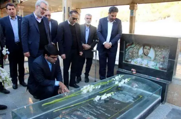 تجدید میثاق مدیرعامل بانک توسعه تعاون با آرمان‌های شهدا
