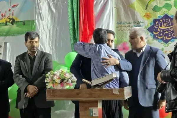 در راستای اجرای مسؤلیت اجتماعی و با حمایت بانک صنعت و معدن تعدادی از زندانیان جرائم غیرعمد در استان سیستان و بلوچستان آزاد شدند
