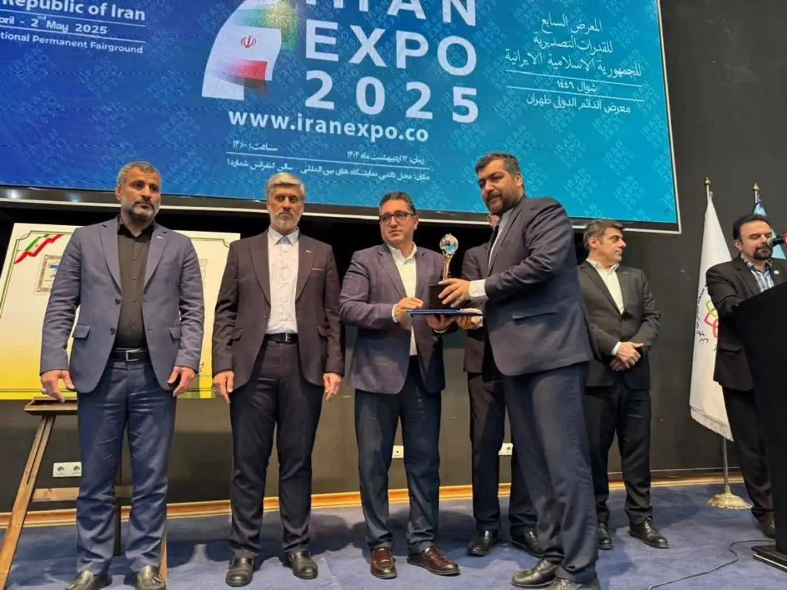 غرفه هلدینگ تاپیکو در هفتمین نمایشگاه بین المللی ایران اکسپو ۲۰۲۵ به عنوان «غرفه برتر» شناخته شد
