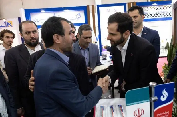 بازدید مدیرعامل شرکت ملی صنایع پتروشیمی ایران از غرفه آریاساسول
