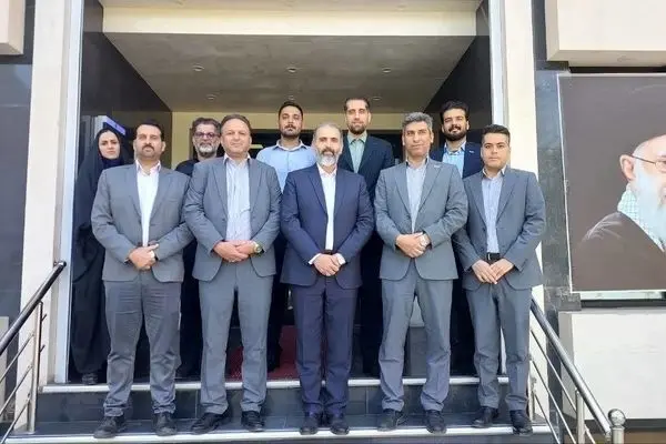 سفر سرپرست منطقه مرکز کشور به شهرستان کاشان و دیدار با پرسنل شعبه و مسئولین بنیاد شهید این شهرستان
